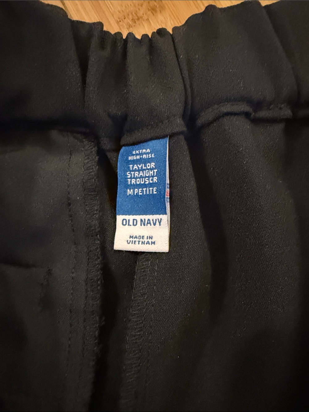 Old Navy Black Women's Pleated Straight-Leg Trousers - Picture 2 of 4